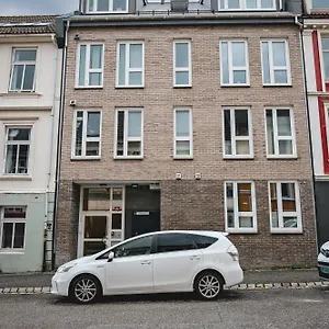 Modern Comfort In The Heart Of Appartamento